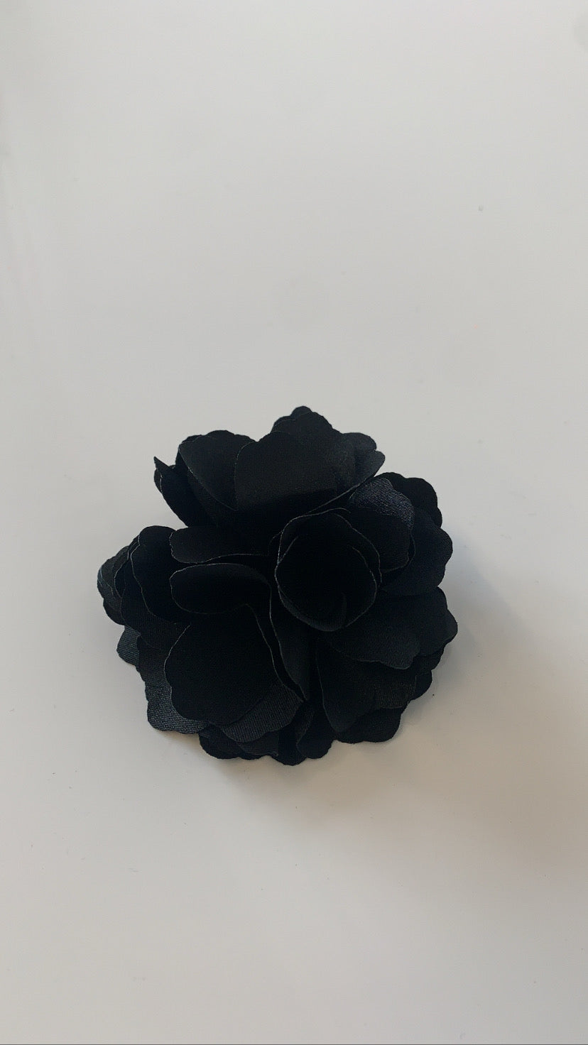 Noire Flower Brooch