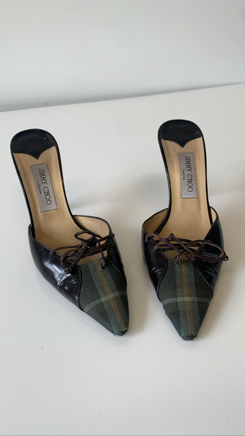 LUXURY CONSIGNMENT - Vintage Pointy N' Plaid Jimmy Choo's (40)